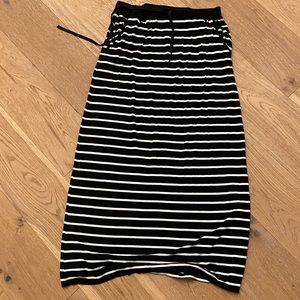 Max Studio Weekend Skirt Size M